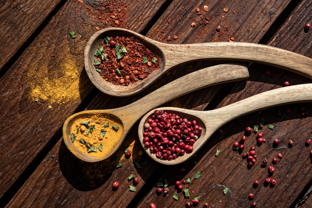 découvrez les bienfaits du curcuma, une épice aux propriétés anti-inflammatoires et antioxydantes. apprenez comment intégrer le curcuma dans votre alimentation pour améliorer votre santé et votre bien-être.
