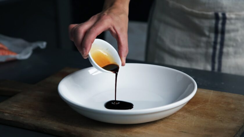 découvrez l'univers fascinant du vinaigre ! apprenez tout sur ses variétés, ses bienfaits pour la santé, ses usages en cuisine et en entretien. explorez des recettes originales et des astuces pour intégrer le vinaigre dans votre quotidien.