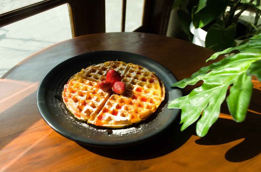 découvrez nos délicieuses recettes de gaufres, croustillantes à l'extérieur et moelleuses à l'intérieur. parfaites pour un petit-déjeuner gourmand ou un dessert savoureux, apprenez à les préparer avec des ingrédients simples et des astuces inratables.