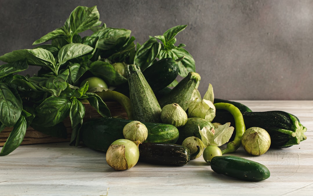 découvrez tout sur la courgette, un légume polyvalent et savoureux ! apprenez des recettes délicieuses, des conseils de culture et les bienfaits nutritionnels de ce légume incontournable en cuisine.